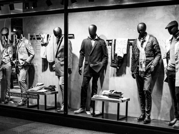 schwarz weiss herrenmodeladen in madrid